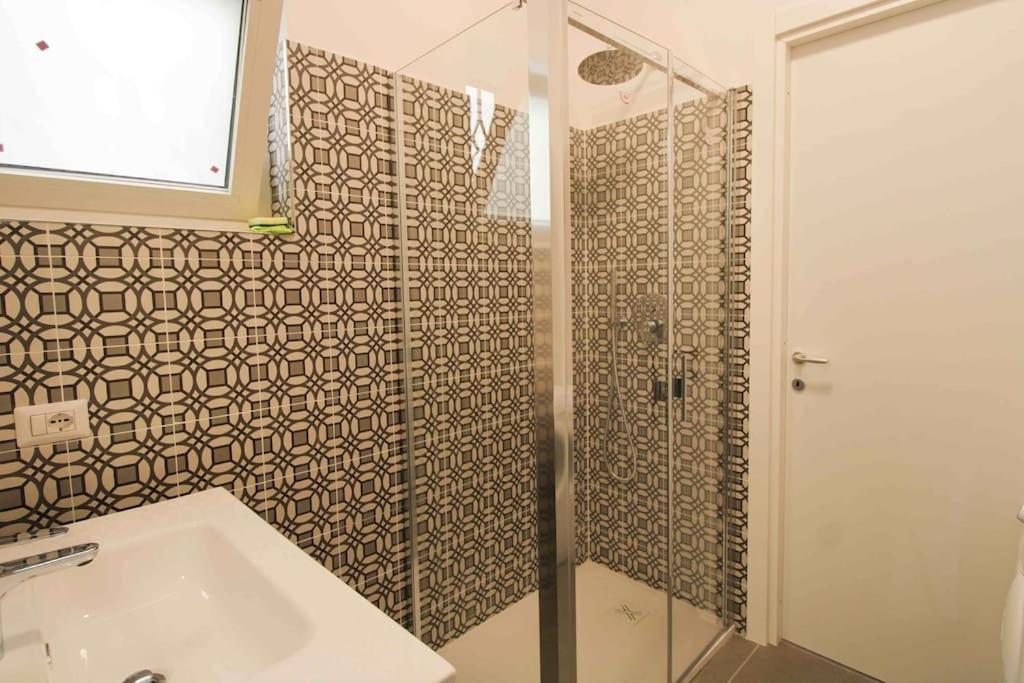 Delicious 2 Bed Room Apartment And Garden By Yh Rome Luaran gambar