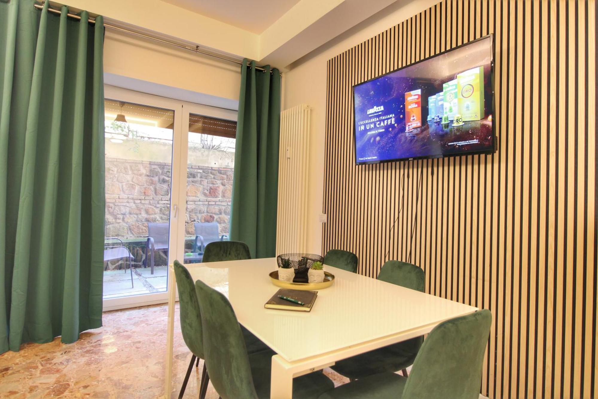 Delicious 2 Bed Room Apartment And Garden By Yh Rome Luaran gambar